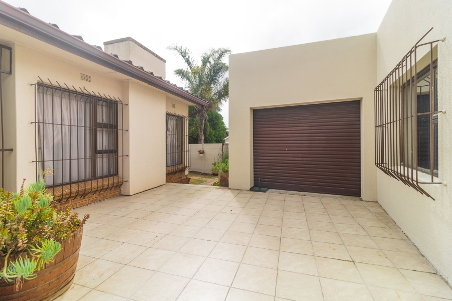 4 Bedroom Property for Sale in Morgenster Heights Western Cape